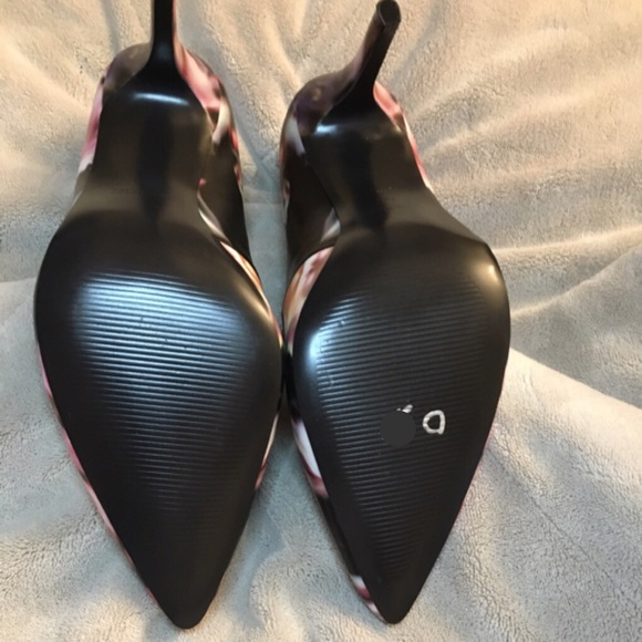 🚫Sold🚫Nine West flower print pump / floral heels - Picture 3 of 4