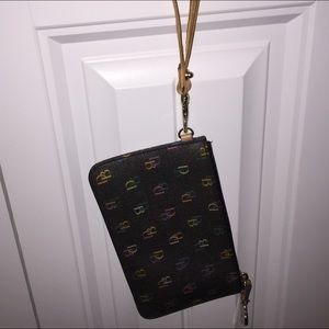 Dooney & Bourke wristlet