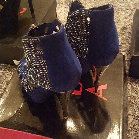 Blue peep toe heels - Picture 3 of 3