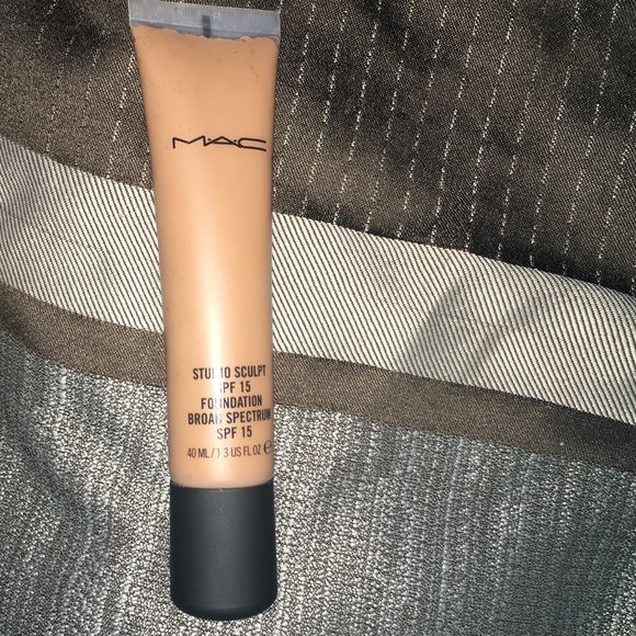 3/4 full Mac foundation.