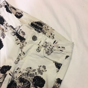 American Eagle Floral Jeans