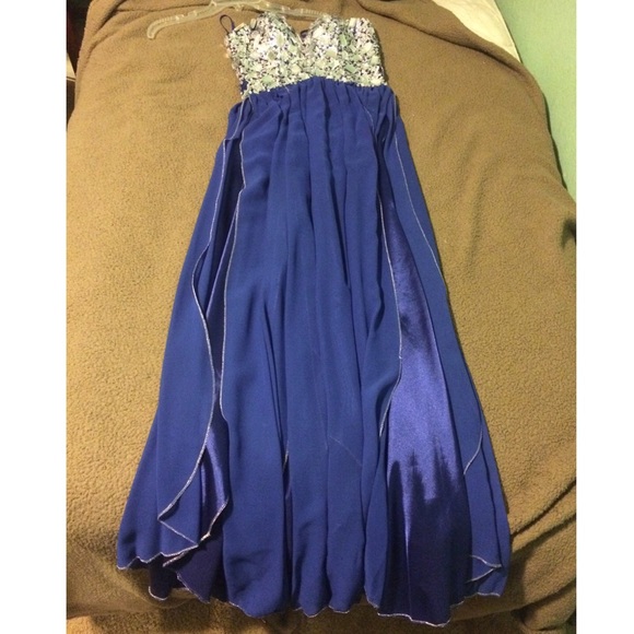 Long beautiful blue homecoming/prom dress