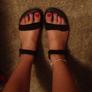 Sanuk size 7 sling sandals