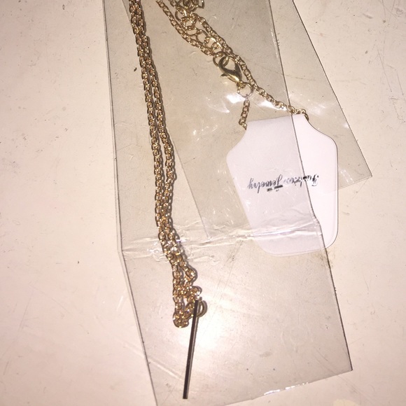 Beautiful Gold Toned Necklace - Picture 2 of 4