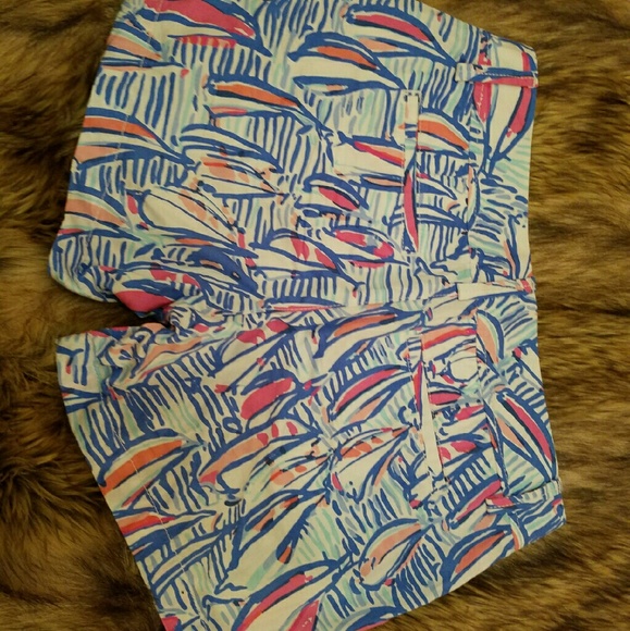 Lilly pulitzer red right return shorts size 6!