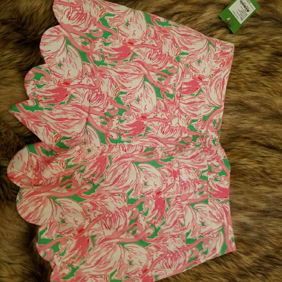 Lilly pulitzer flamingo buttercup shorts! Size 4!