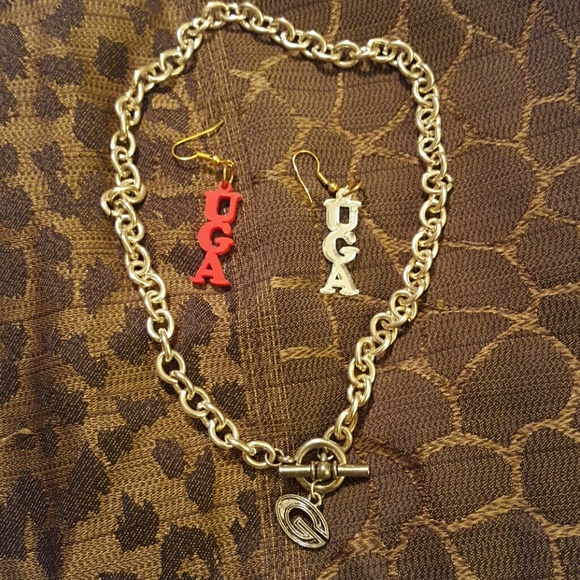 Georgia bulldog necklace and earrings