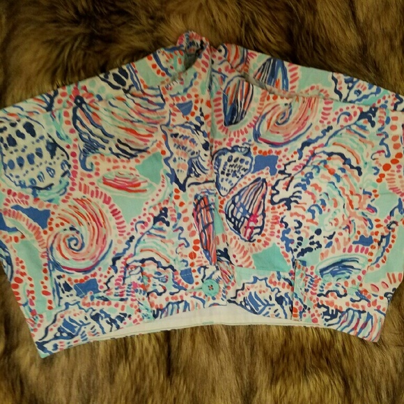 Lilly pulitzer shell shorts size 6!