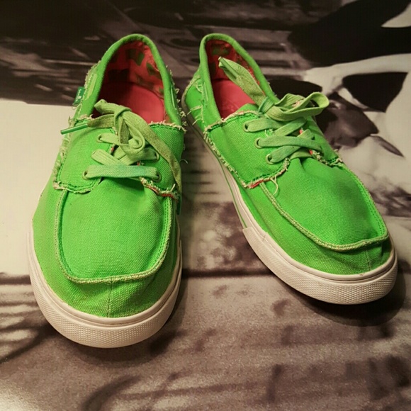 green sanuks