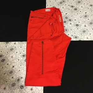 Gap red legging Jean with ankle zipper detail