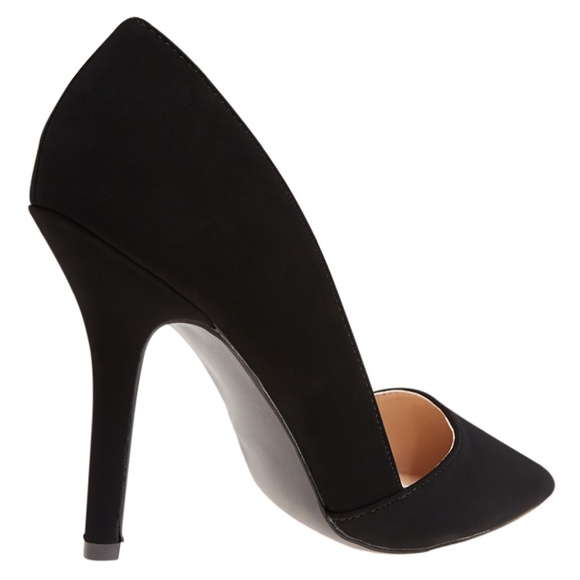 Black Pointy Toe Pumps - Picture 3 of 3