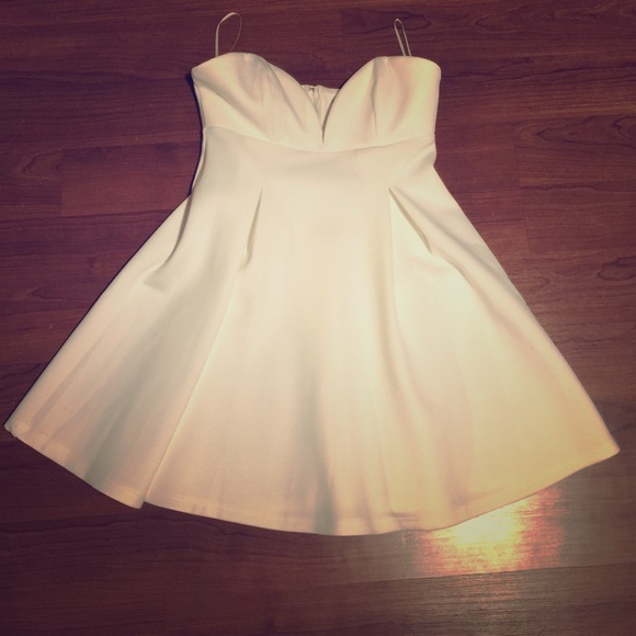 Tobi Scarlet white dress - Picture 1 of 3