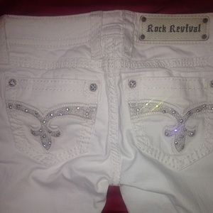 NWT 26 CAPRI ROCK REVIVAL JEANS!!