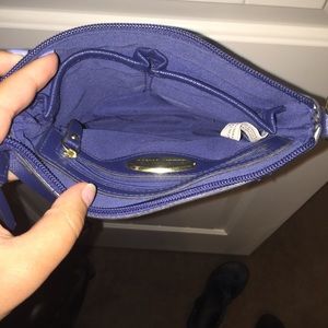 Ellen Tracy cross body navy blue