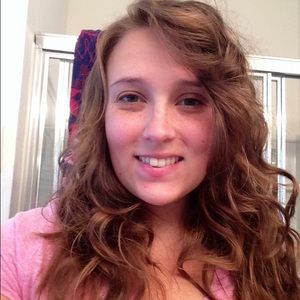 Meet your Posher, Brittni