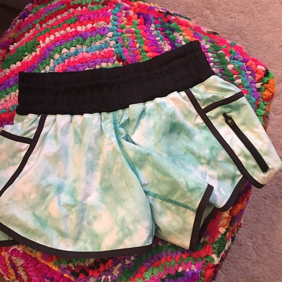 Sold on Ⓜ️... Lululemon tracker shorts