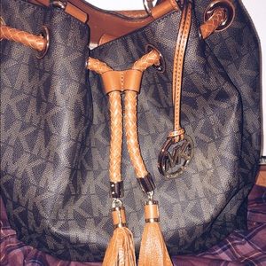 Michael Kors Bucket Hand Bag