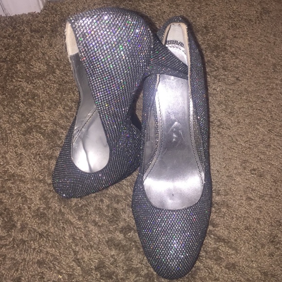 Dereon heels