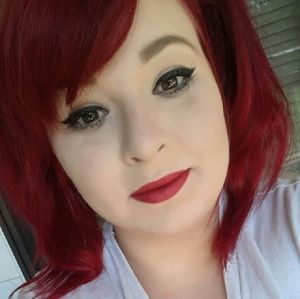 Meet your Posher, Lacy