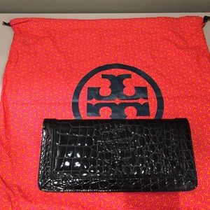 Tory Burch logo clutch