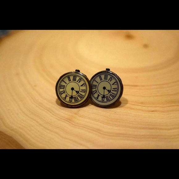 Handmade Clock Earrings - Picture 1 of 3