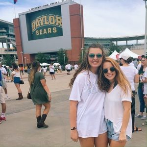 Meet your Posher, Claire