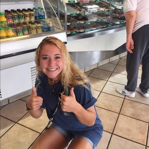 Meet your Posher, Alexis