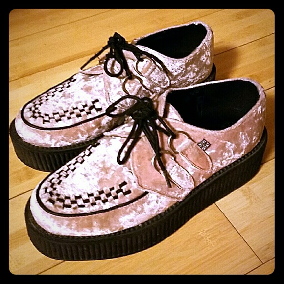 tuk pink creepers