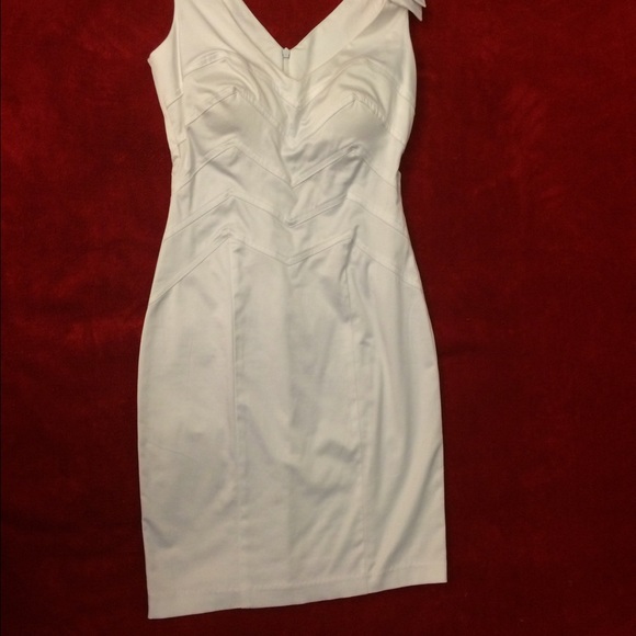 White dress - Picture 3 of 3