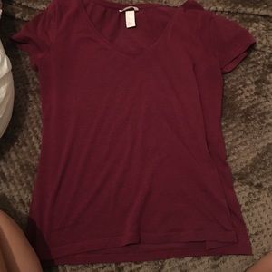 basic maroon v neck