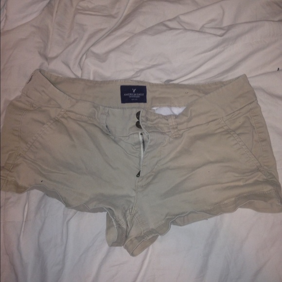 American Eagle Outfitters "Shortie" khaki shorts