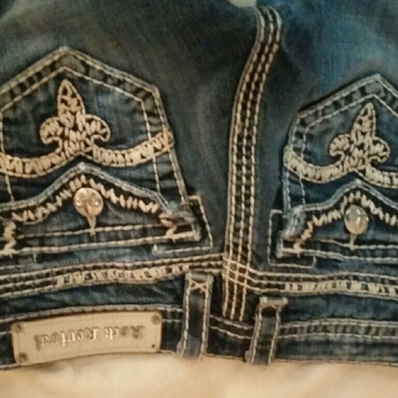 In great condition rocks boot cut Jenna