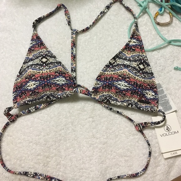 Brand new volcom swim top