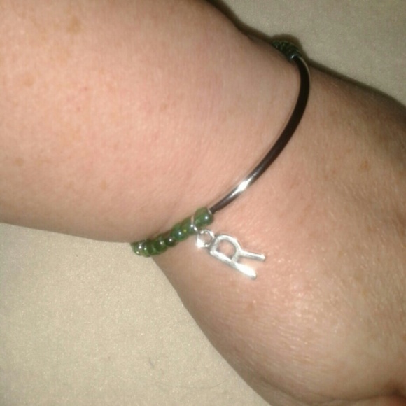 Initial Bracelet "R" - Picture 4 of 4