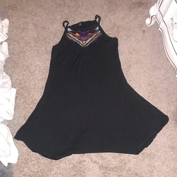 Tribal embroidered neck dress