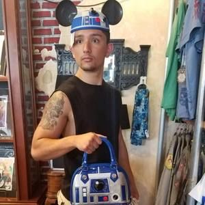 Meet your Posher, Andres