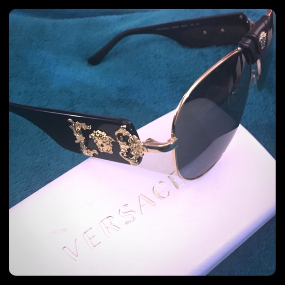 Versace Sunglasses Gold and Black Aviator Frames