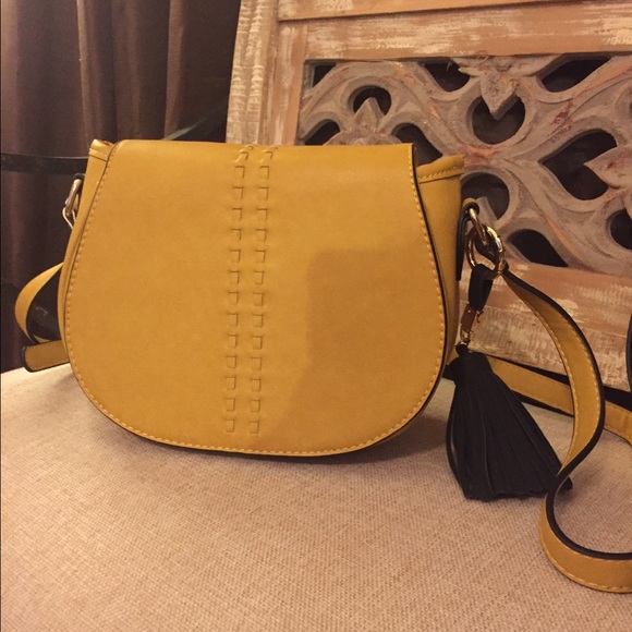 Handbags - Picture 2 of 3