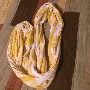 Plaid connected scarf