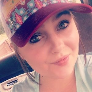 Meet your Posher, Sarina