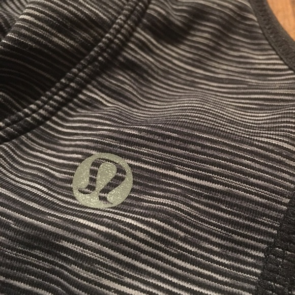Lululemon bra size 6 - Picture 3 of 3