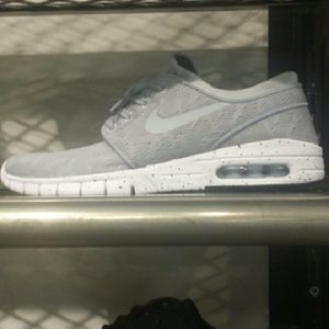 Meet your Posher, Kevin