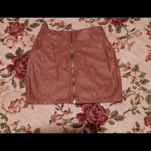 Faux leather zip up mini skirt