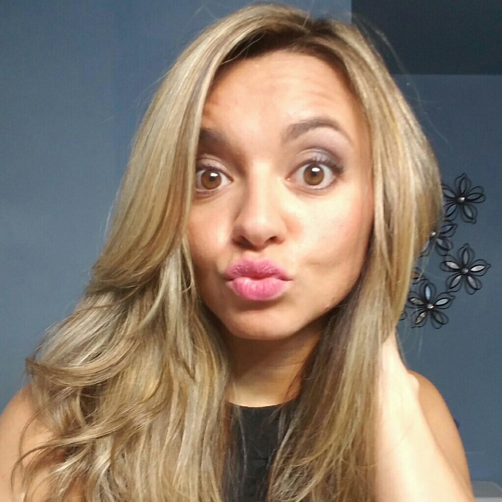 Meet your Posher, Ana