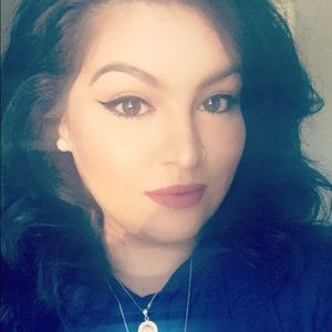 Meet your Posher, Jacquelin