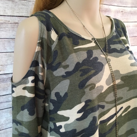 Cold-shoulder Camo in Olive - Picture 6 of 8