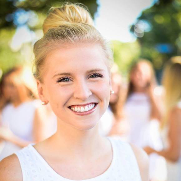 Meet your Posher, Lauren