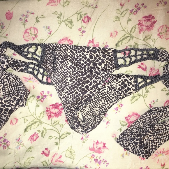 Acacia Anini Bottoms