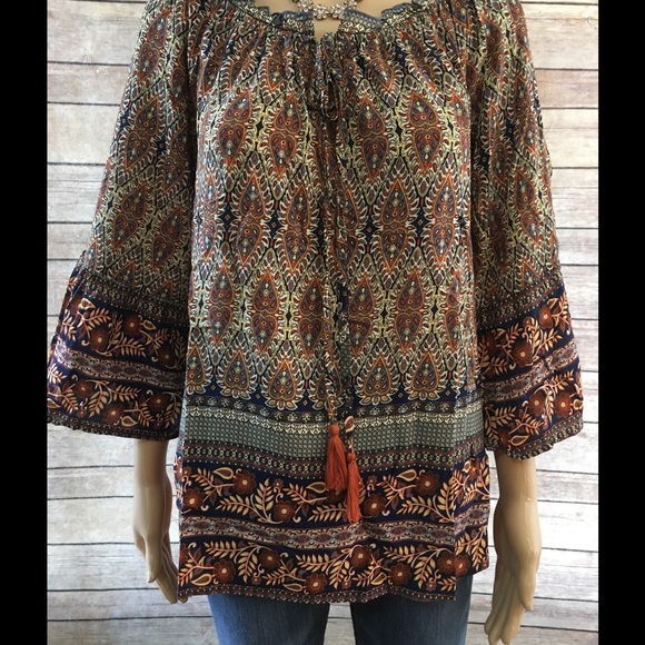 Off-the-Shoulder Boho Top - Picture 6 of 8