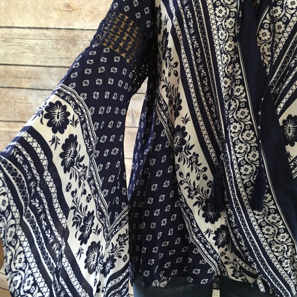 Bell-Sleeve Top - Picture 6 of 8